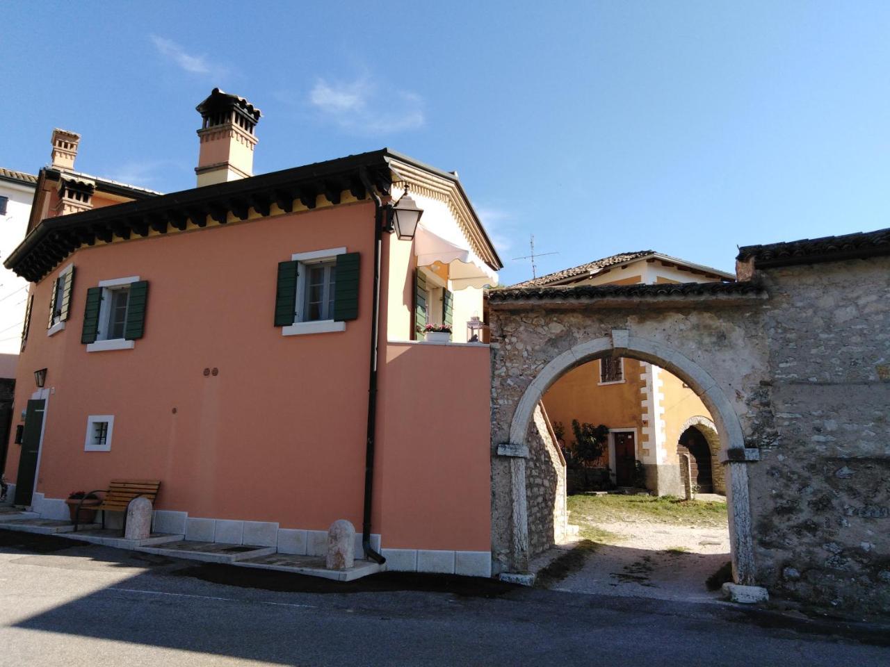 Casa Del Capitello Apartment Caprino Veronese Luaran gambar